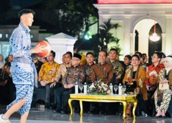 Pj. Gubernur Jabar Hadiri Istana Berbatik Dalam rangka memperingati Hari Batik Nasional pada 2 Oktober