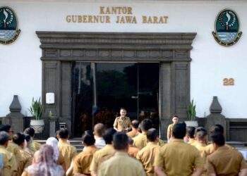 Penghargaan Motivasi Akselerasi Program Jabar, Pesan Bey Machmudin pada Apel Pagi ASN