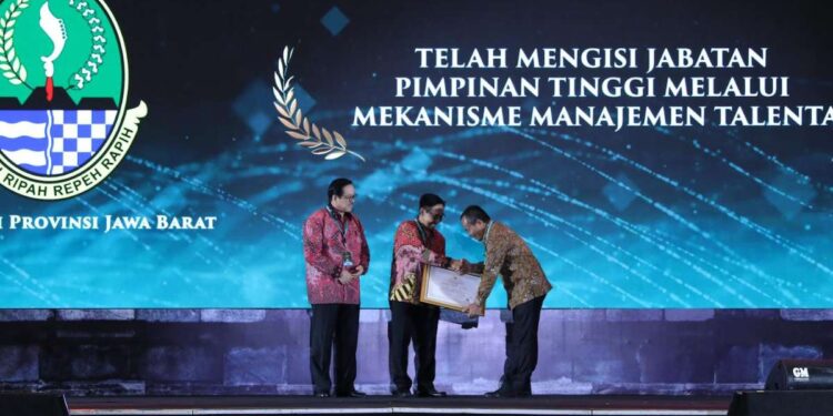 Pemdaprov Jabar Raih Penghargaan Meritokrasi dari KASN