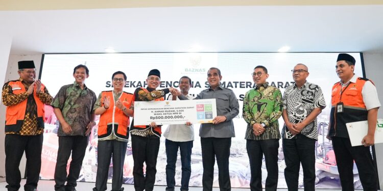 Muzani Serahkan Rp 500 juta Hasil Lelang Sapi ke Baznas untuk Korban Bencana Sumbar