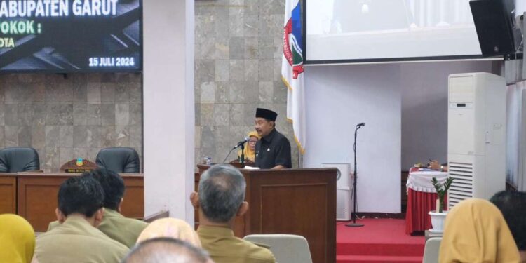 Pj. Bupati Garut Sampaikan Nota Pengantar Tiga Raperda dan Rancangan KUA-PPAS 2025