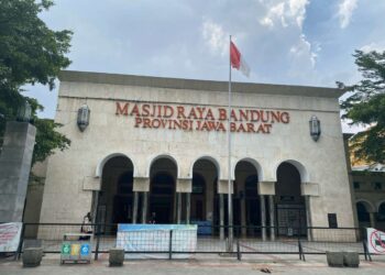 Pemdaprov Jabar Komitmen Rawat Masjid Raya